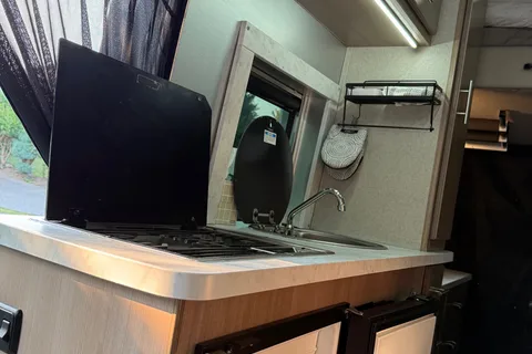Emma 's 2021 Ford Transit 21ft  Campervan