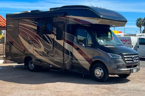 Conrad's Entegra Coach 24 Qwest L Class C