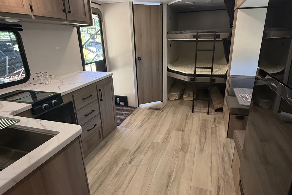 Coleman Coleman Light 22BX Travel Trailer