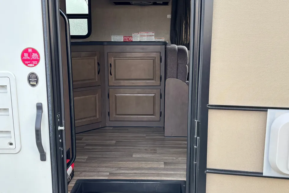 Maurice's 2017 Thor Majestic 28A Thor Majestic 28A Class C