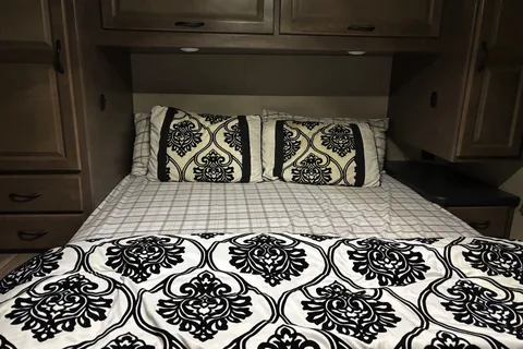 Maurice's 2017 Thor Majestic 28A  Class C
