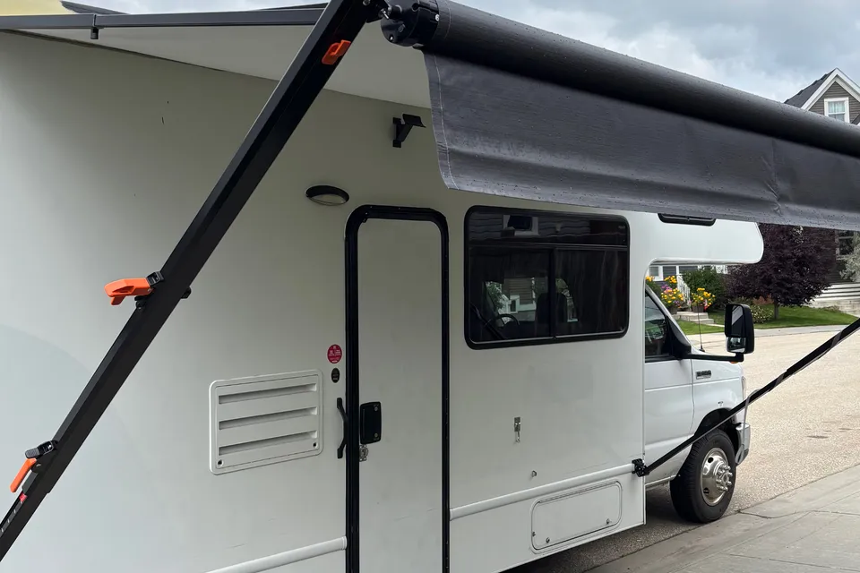 Maurice's 2017 Thor Majestic 28A Class C