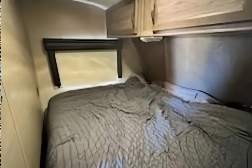 David's Pacific Coachworks Blaze'n Toy Hauler
