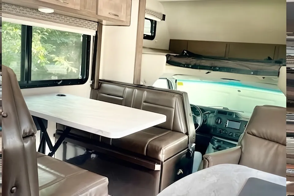 Adventurer 24DS Manufacturing 2020 Class C