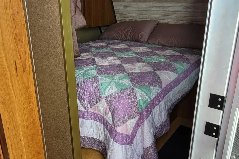 T&T's Starcraft Launch Ultralight Travel Trailer