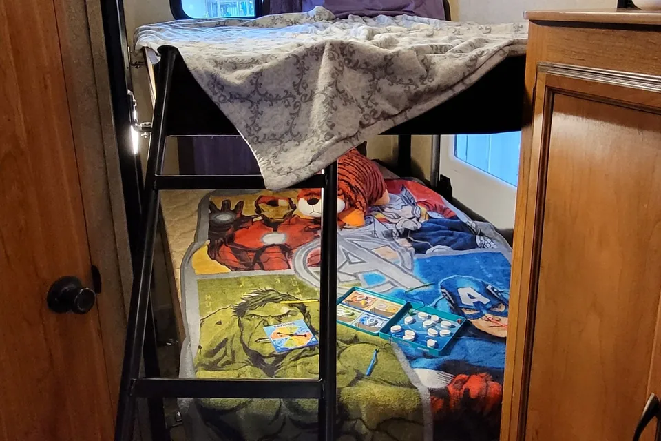 T&T's Starcraft Launch Ultralight Travel Trailer
