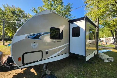 Marie-Eve Coachmen Freedom Express Roulotte