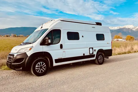 2025 Winnebago Solis | WINTER READY | Sleeps 5 | Pop-Top | Seattle