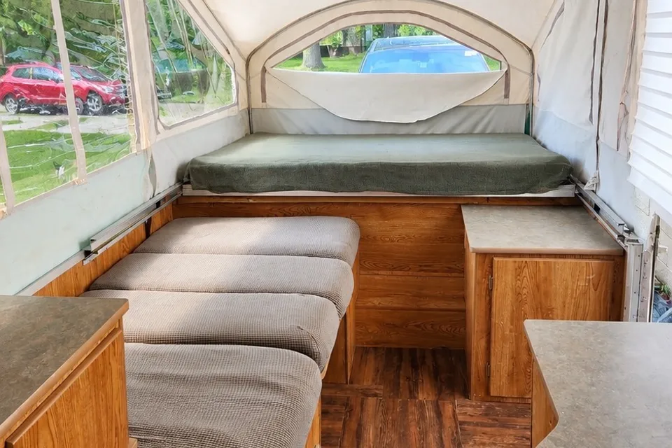 The Hideaway Pop-up Camper ( Please read description)