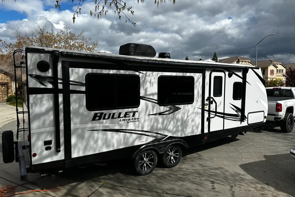 Good Times Await! - 26' Keystone Bullet - Delivery Available - Half Ton Towable