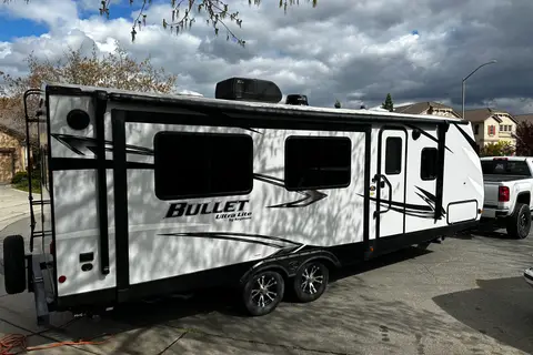 Good Times Await! - 26' Keystone Bullet - Delivery Available - Half Ton Towable