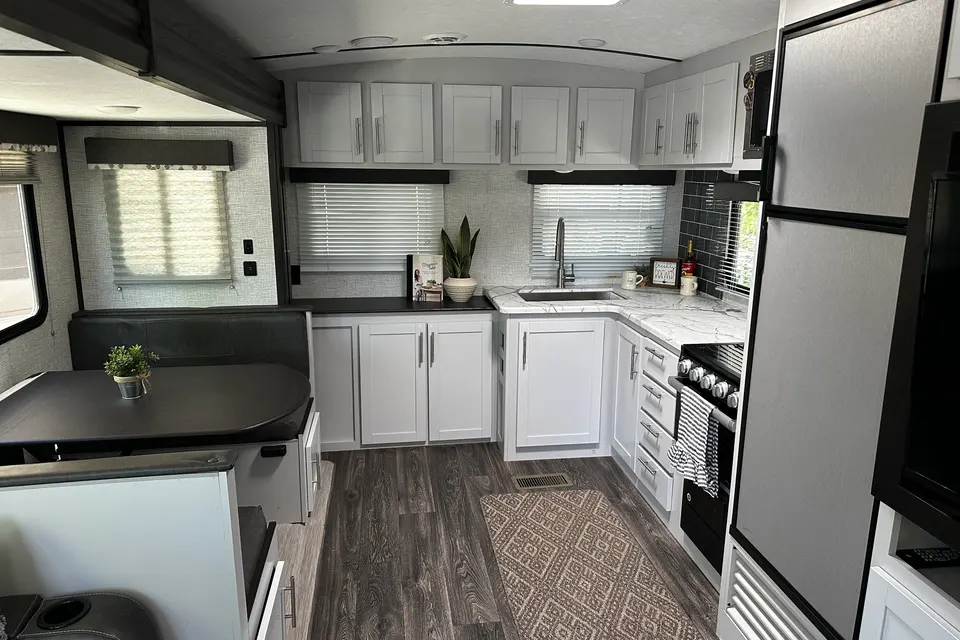 Good Times Await! - 26' Keystone Bullet - Delivery Available - Half Ton Towable