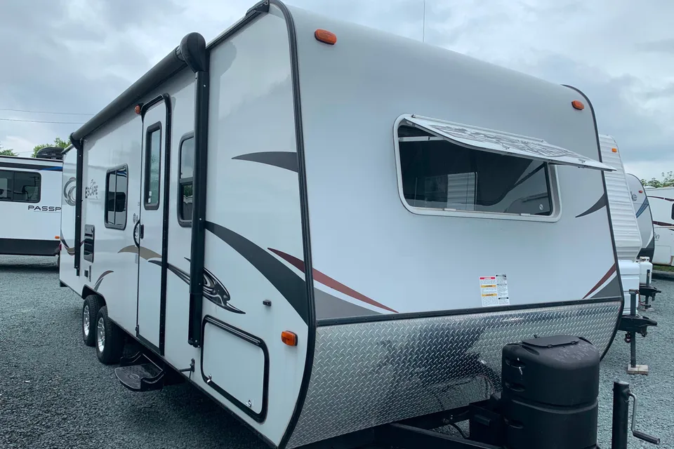 27’ VH Travel Trailer