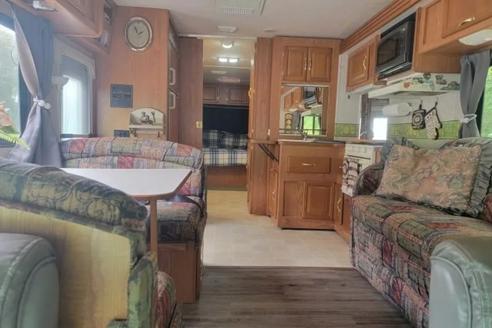 GBA Leisure Coachmen Santara 316KS Class C