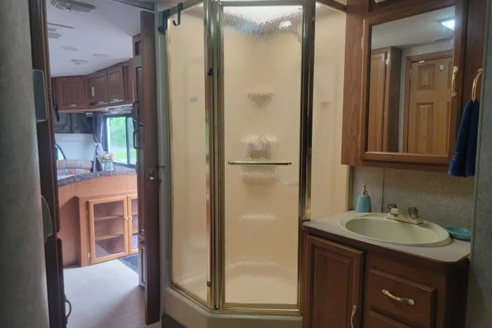 GBA Leisure Coachmen Santara 316KS Class C