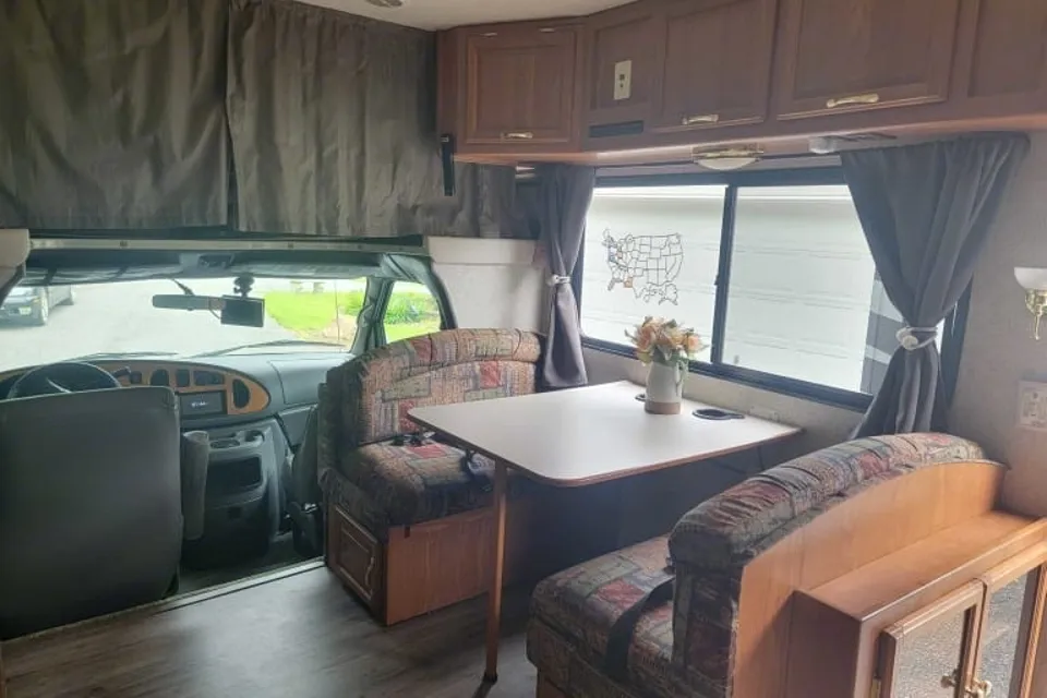 GBA Leisure Coachmen Santara 316KS Class C