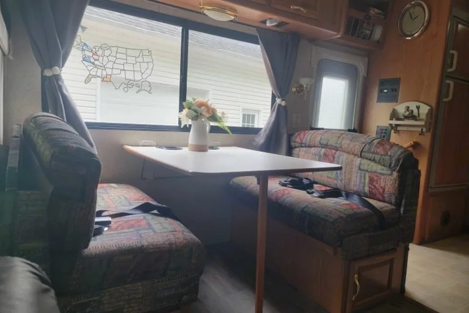GBA Leisure Coachmen Santara 316KS Class C