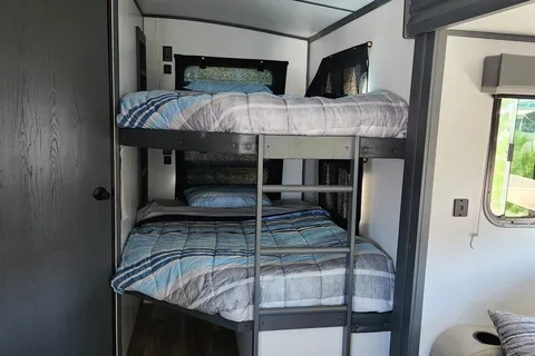 lauren's RV Cottage