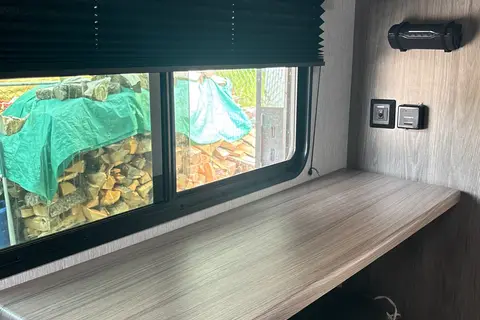 Alex's Sunset Park RV Sunlite 19 rk couples Travel Trailer