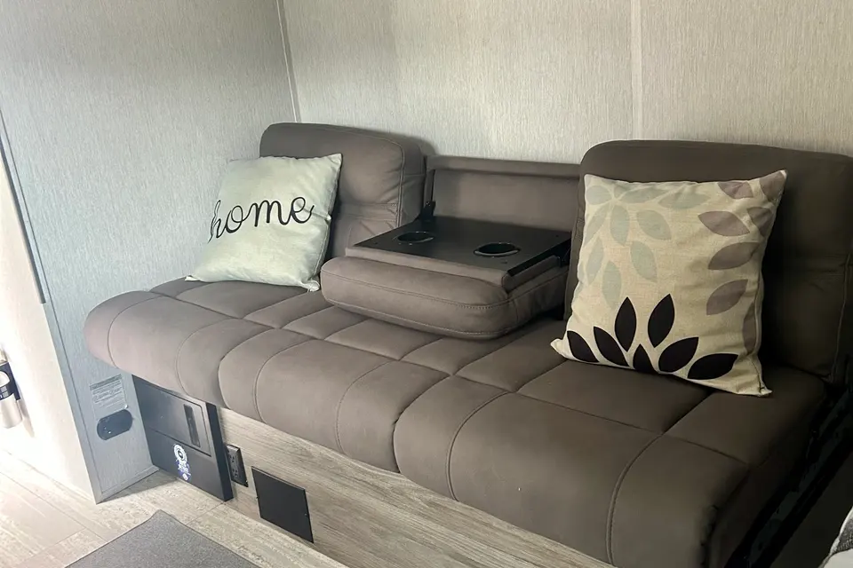 Alex's Sunset Park RV Sunlite 19 rk couples Travel Trailer