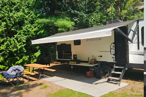 Trish's Stratus Venture 321VQB Travel Trailer 32ft cabin, 8+