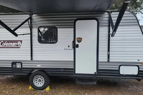 17' Coleman Lantern Travel Trailer
