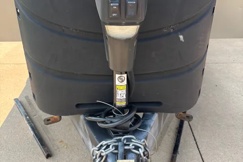 Dreese Outdoor Rentals Keystone 34TSB Luxury Travel Trailer w/auto leveling!