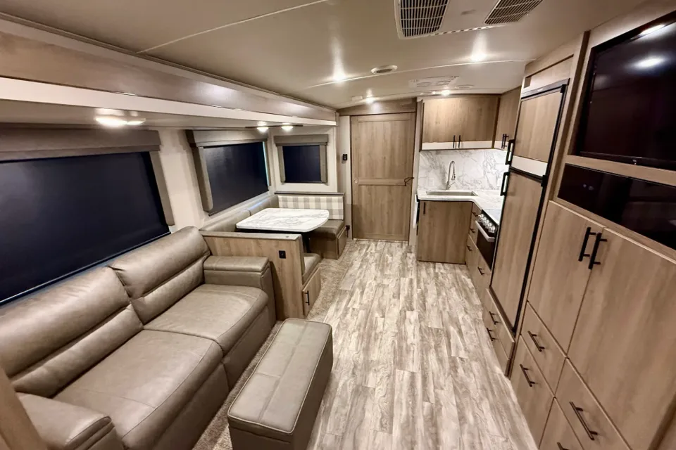 IMAGINE-2 with Sofa, Dinette, Private Queen Master & Bunks