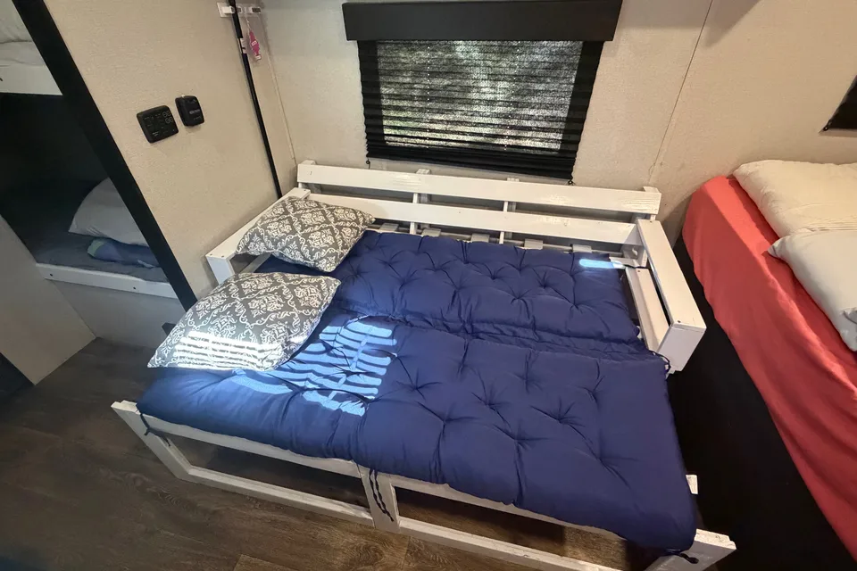 Jenni's Keystone Hideout Travel Trailer