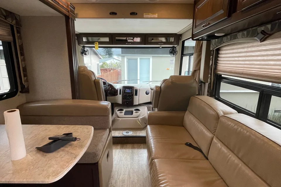 Glamp in Style! 2017 Thor Hurricane | Sleeps 10 + Delivery