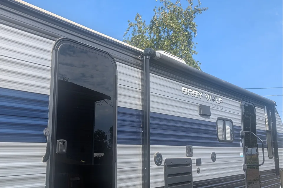 KB,s Grey wolf Travel Trailer