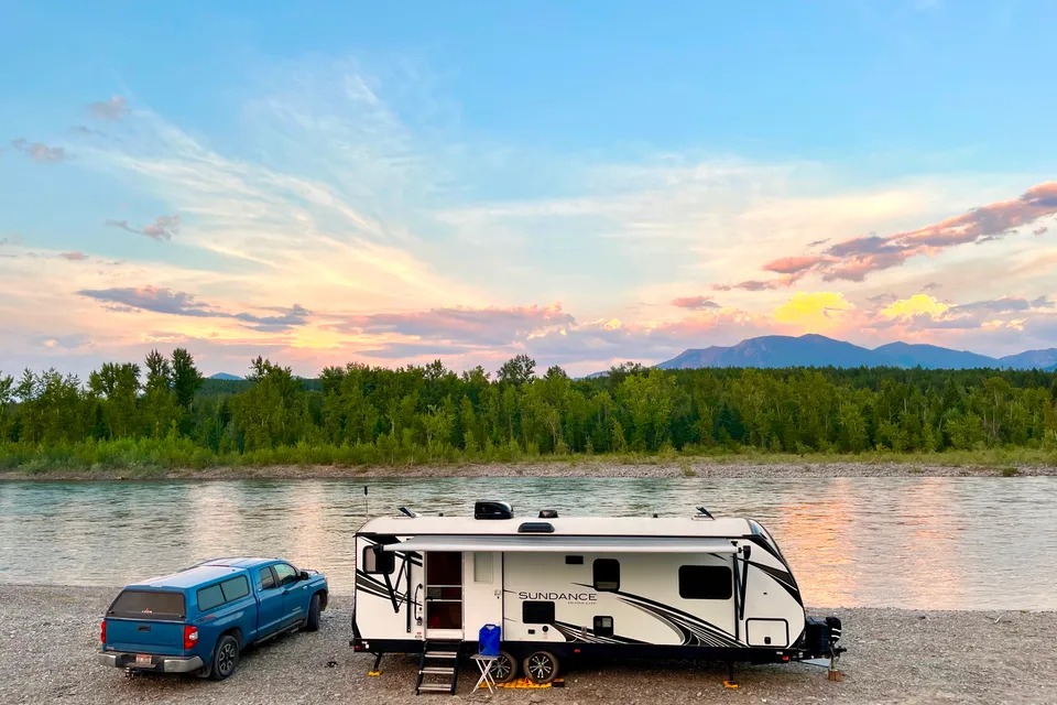  Cozy 2021 30-Foot Travel Trailer - Sleeps 5, Turnkey Ready for Your Adventure!