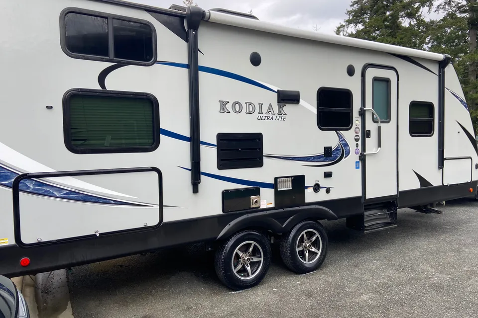Dave & Hilary’s Dutchman Kodiak Ultralight  Travel Trailer