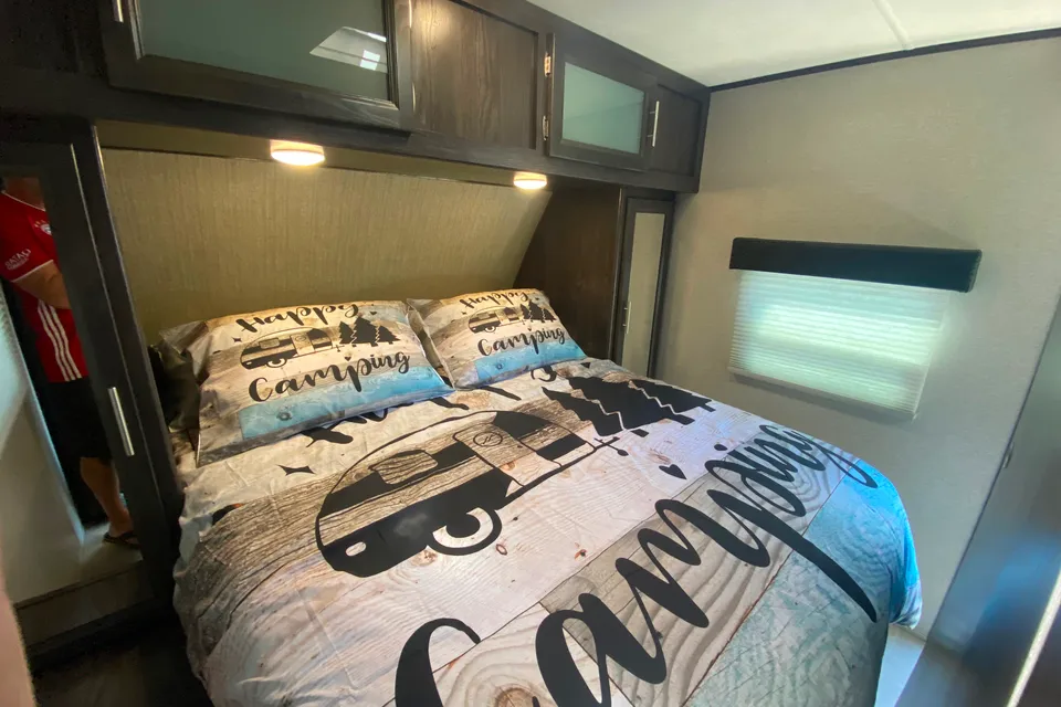 Dave & Hilary’s Dutchman Kodiak Ultralight  Travel Trailer