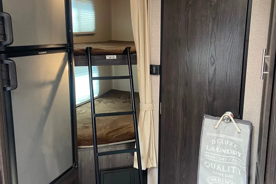 Dave & Hilary’s Dutchman Kodiak Ultralight  Travel Trailer