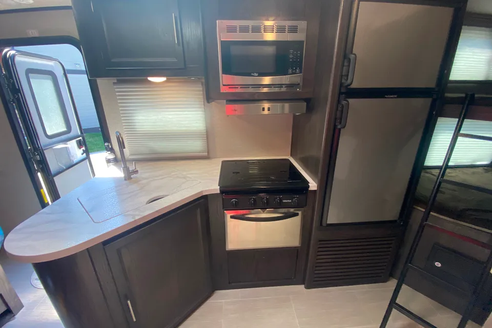 Dave & Hilary’s Dutchman Kodiak Ultralight  Travel Trailer
