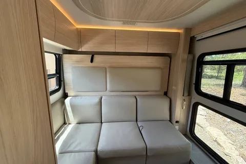 Leisure Travel Van Unity RL - PNW Glamping Easy for First Timers