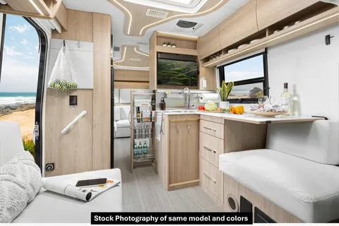 Leisure Travel Van Unity RL - PNW Glamping Easy for First Timers