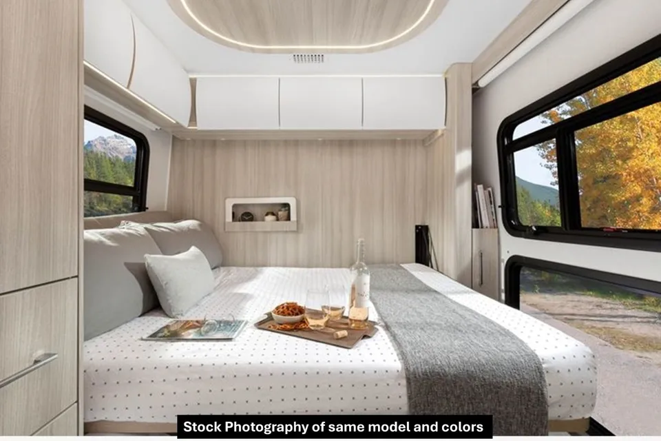 Leisure Travel Van Unity RL - PNW Glamping Easy for First Timers