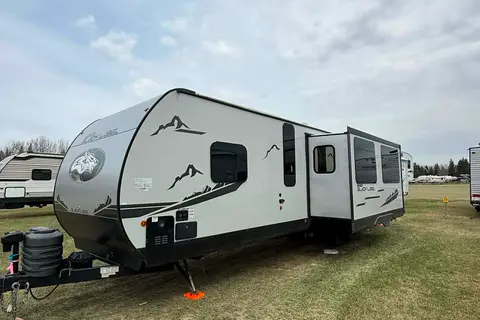 Melinda's Forest River Black Label Cherokee Travel Trailer