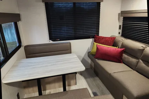 Brand New East to West Silver Lake LE Travel Trailer
