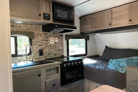 2024 Sunset Park RV Sun Lite Sport 16BH Travel Trailer