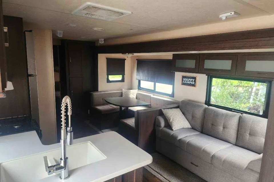 Rays 2017 Forest river with outdoor kitchen and Bunks