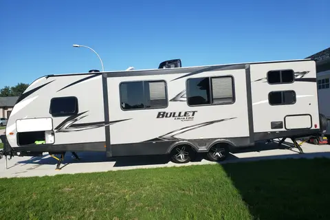 Doug's Keystone Bullet 290BHS Travel TrailerTrailer