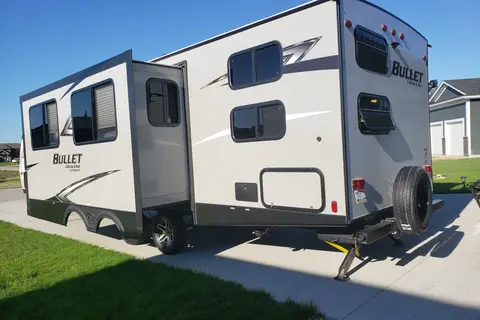 Doug's Keystone Bullet 290BHS Travel TrailerTrailer