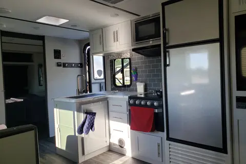 Doug's Keystone Bullet 290BHS Travel TrailerTrailer