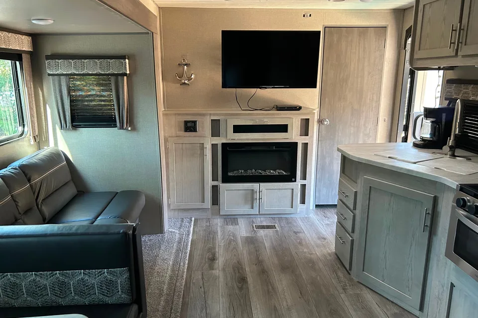 Coachmen Catalina Legacy Travel Trailer