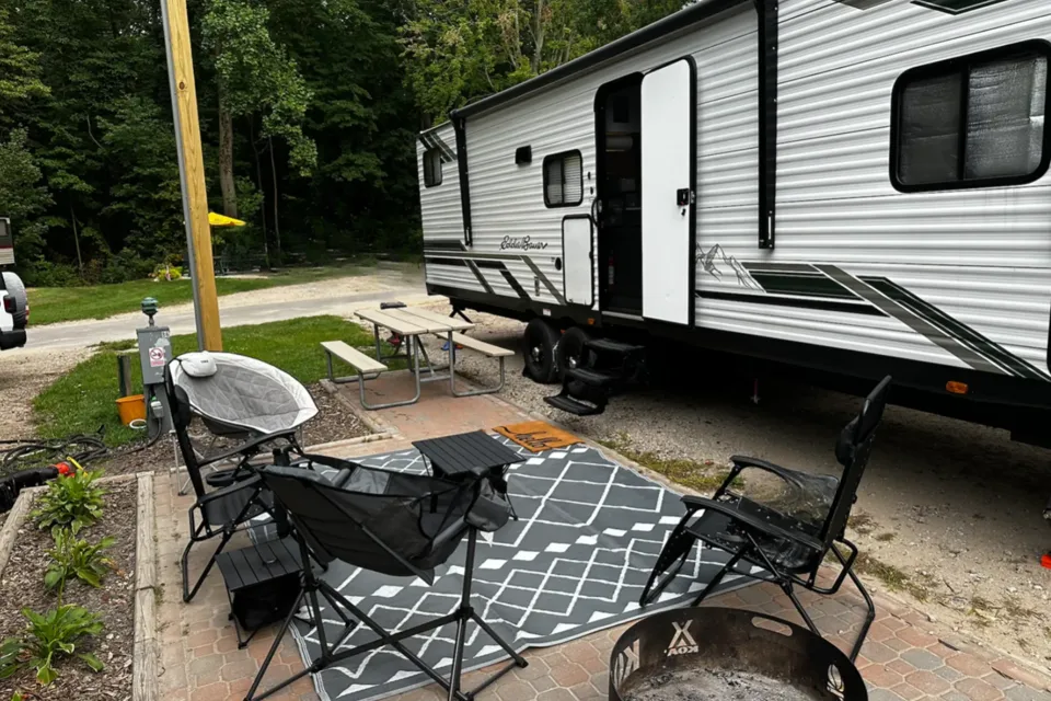 Glamping & Grace - Your HGTV Inspired "Roamstead"