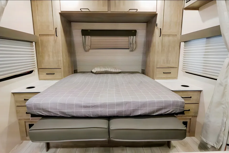 Fam-Damily Ready!  Forest River Surveyor Legend Travel Trailer