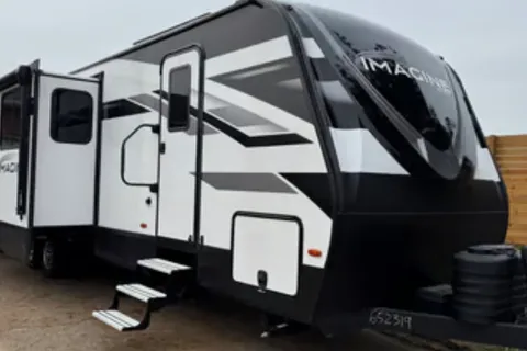 Forever Young 2025 Grand Design Imagine 3210BH Travel Trailer